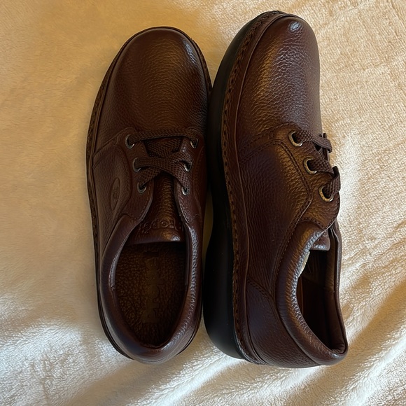 Brand new orthopedic and diabetic approved Propét dress shoes size 10 1/2, X(3E) - Picture 8 of 12